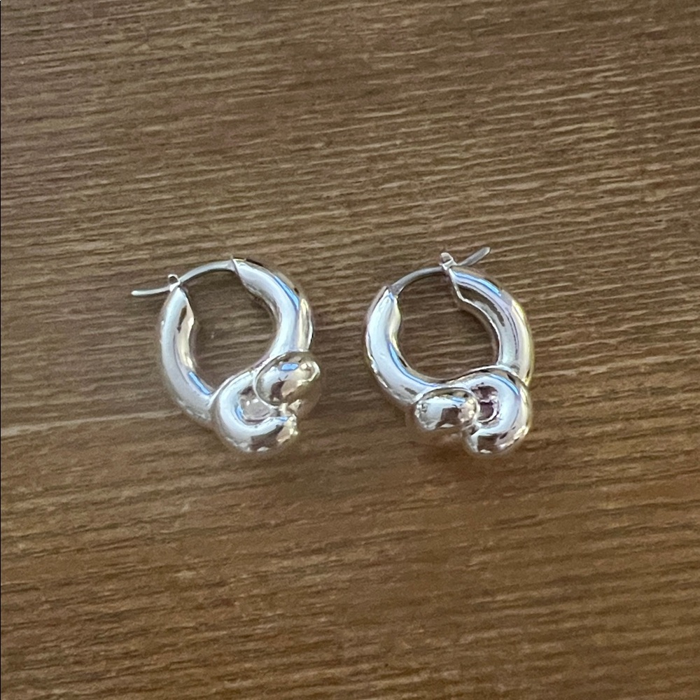 Jenny Bird Maeve Hoops - silver - new